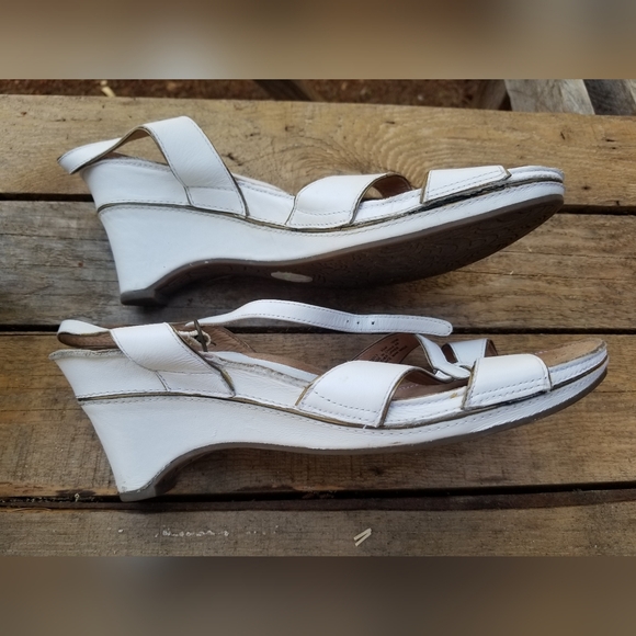 Size 10 High Heel Sandle Shoes Black Tsubo & White Clark's Artisan Collection - Picture 4 of 15